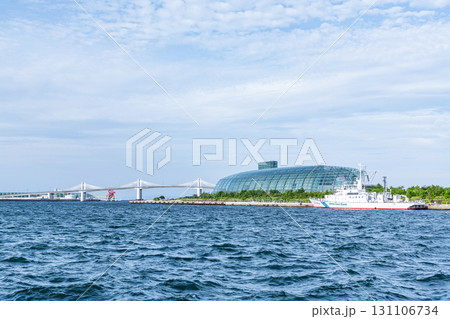 福島県いわき市　「アクアマリンふくしま」と小名浜港の風景 131106734