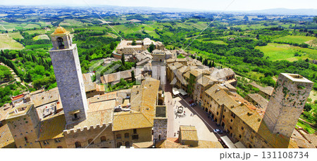 San Gimigniano, medieval town of Tuscany, Italy 131108734