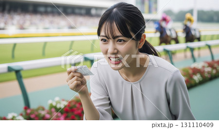 競馬にハマる女性 131110409