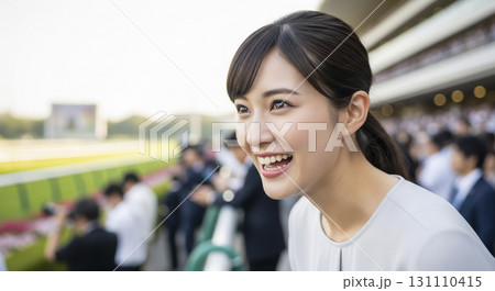 競馬にハマる女性 131110415