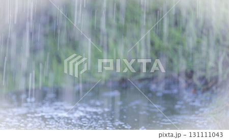 激しく降る雨のイメージ 激しく降る雨のイメージ 131111043