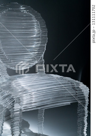 ガラスの椅子 131111702