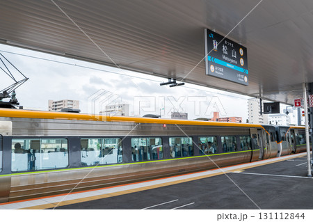 【松山駅】高架化した駅に停車する特急しおかぜ・いしづち 【松山駅】高架化した駅に停車する特急しおかぜ・いしづち 131112844
