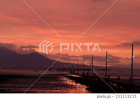 熊本県宇土市 長部田海床路 夕暮れ 熊本県宇土市 長部田海床路 夕暮れ 131113215