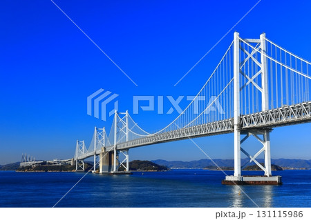 【香川県】快晴の瀬戸大橋（瀬戸大橋記念公園） 131115986