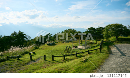 陣馬形山の展望広場 陣馬形山の展望広場 131117145