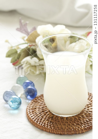 インドのヨーグルト飲料ラッシー 131117258