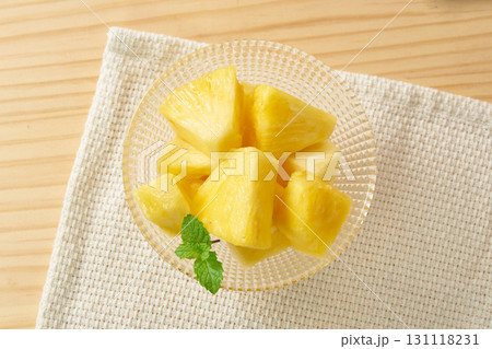 カットフルーツ(パイナップル)のイメージ カットフルーツ(パイナップル)のイメージ 131118231