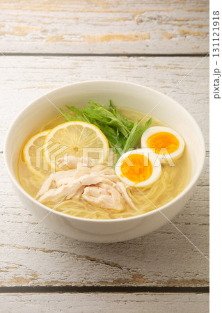 鶏塩レモンラーメン 鶏塩レモンラーメン 131121918