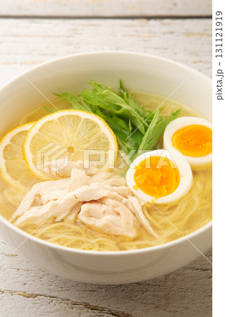 鶏塩レモンラーメン 鶏塩レモンラーメン 131121919