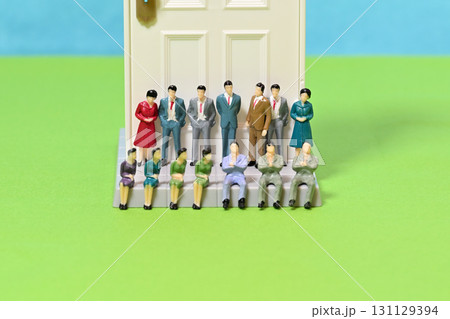 ビジネス 集合写真 新入社員 入社式 131129394