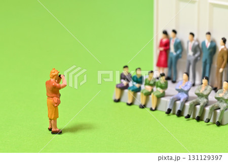 ビジネス 集合写真 新入社員 入社式 131129397