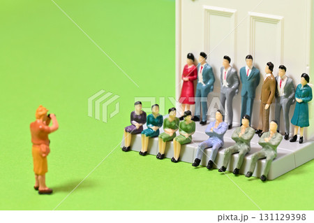 ビジネス 集合写真 新入社員 入社式 ビジネス 集合写真 新入社員 入社式 131129398