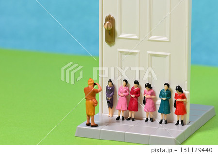 ビジネス 集合写真 新入社員 入社式 ビジネス 集合写真 新入社員 入社式 131129440