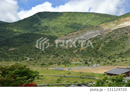 吾妻小富士登山道から一切経山方面を望む 131129720