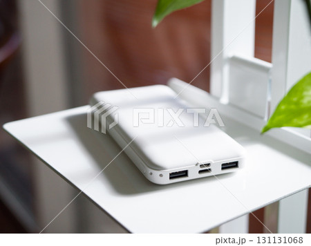 モバイルバッテリー 131131068