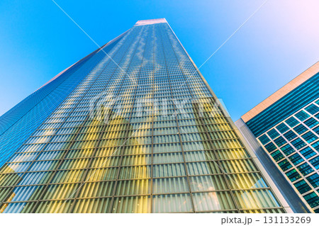 日本の東京都市景観不思議な模様が電通のガラス窓に…汐留のオフィスビル群などを望む＝9月17日 131133269