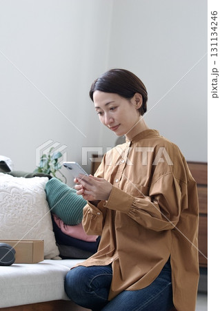 フリマサイトに出品 携帯操作 イメージ フリマサイトに出品 携帯操作 イメージ 131134246