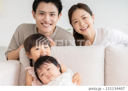 親娘 4人家族 親娘 4人家族 131134407