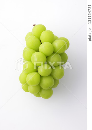 新鮮で瑞々しいシャインマスカット 131134721