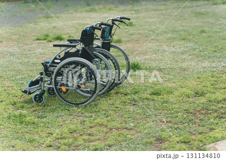 車椅子 131134810