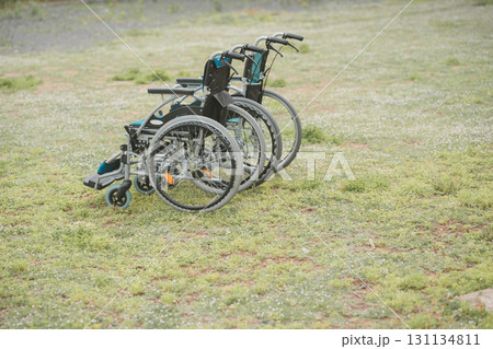 車椅子 131134811