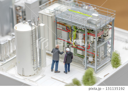 屋上水槽を点検する検査員(ジオラマ)2 屋上水槽を点検する検査員(ジオラマ)2 131135192