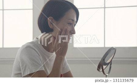 美容 肌年齢 健康イメージ  131135679