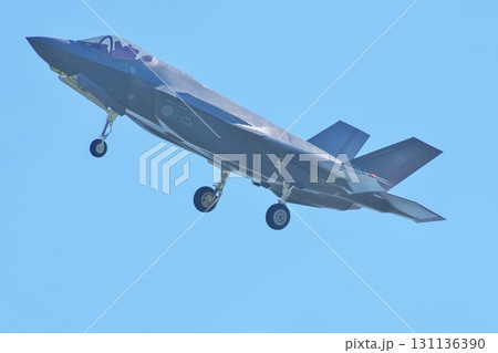 着陸態勢のF-35A 航空自衛隊 第303飛行隊 小松基地 着陸態勢のF-35A 航空自衛隊 第303飛行隊 小松基地 131136390