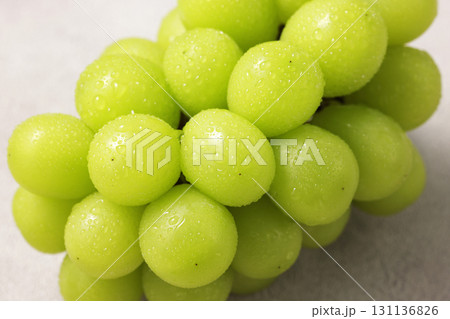 瑞々しくて美味しいシャインマスカット 131136826