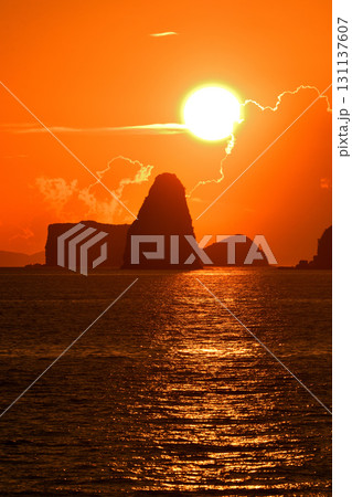 五島灘、角力灘、大角力の夕景 131137607