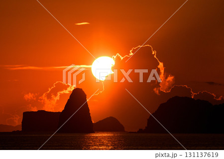 五島灘、角力灘、大角力の夕景 五島灘、角力灘、大角力の夕景 131137619