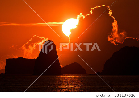 五島灘、角力灘、大角力の夕景 五島灘、角力灘、大角力の夕景 131137626