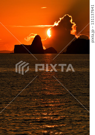 五島灘、角力灘、大角力の夕景 五島灘、角力灘、大角力の夕景 131137641