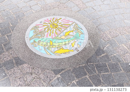 イラストCG画像 厚木市鮎祭と花火大会のマンホール蓋2 131138273