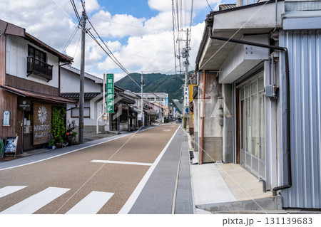 初秋の東城町の街並み3　広島県庄原市東城町 131139683