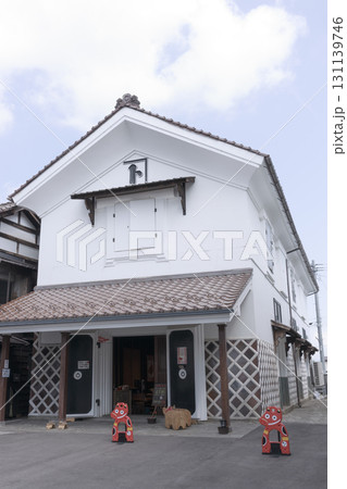 レトロな街並みに浸れる福島県会津若松市の七日町通りの街並み レトロな街並みに浸れる福島県会津若松市の七日町通りの街並み 131139746