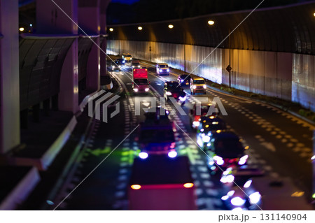 ミニチュア風・夜の首都高速5号池袋線高架下の交通渋滞 131140904