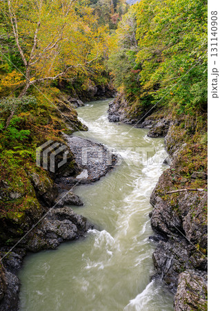 北海道大樹町、日方大橋から眺める色づき始めた坂下仙境【10月】 131140908