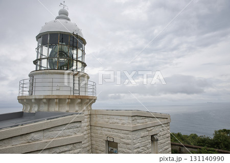 海の京都　曇天の空と経ヶ岬灯台と日本海10 131140990