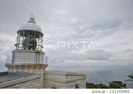 海の京都　曇天の空と経ヶ岬灯台と日本海8 131140992
