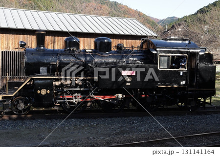 若桜鉄道若桜駅構内を走るSL 131141164