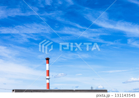 青空と煙突のシンプルな風景　　 131143545