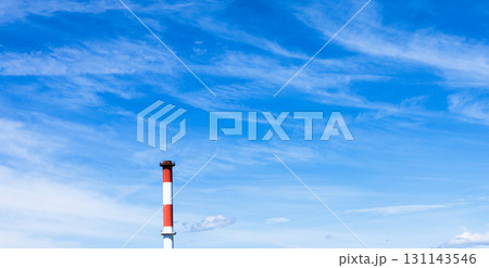 青空と煙突のシンプルな風景　　 131143546
