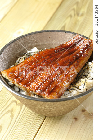 鰻丼の単品撮影 131143564