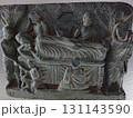 ガンダーラの東にあり交易路の要衝タキシラにある博物館に展示されるお釈迦様の涅槃を表した小彫刻 131143590