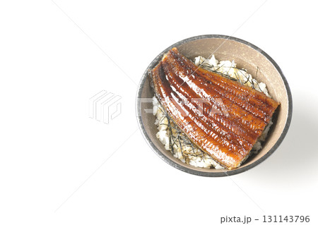 鰻丼を白背景で単品撮影 鰻丼を白背景で単品撮影 131143796