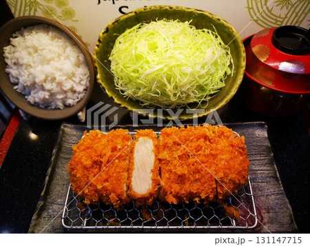 とんかつ定食のサンプル模型 とんかつ定食のサンプル模型 131147715