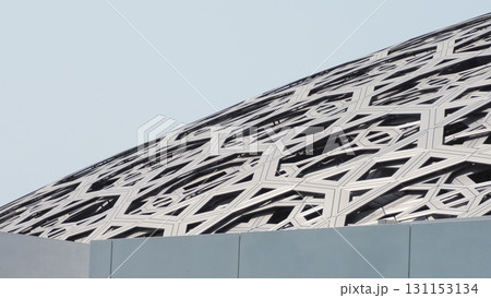 ルーブル アブダビ 131153134