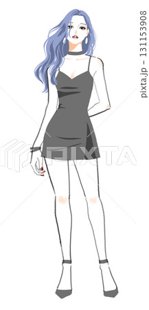 黒いドレスを着た若い女性 黒いドレスを着た若い女性 131153908